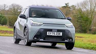 Toyota Aygo X в повороте